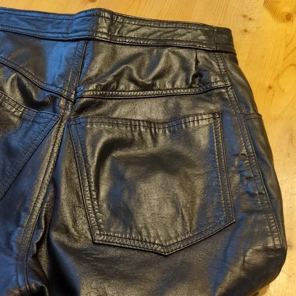 Vintage Chic: LA ROXX 1990's Black Leather Pants with Barrel/Balloon Legs - Picture 5 of 14